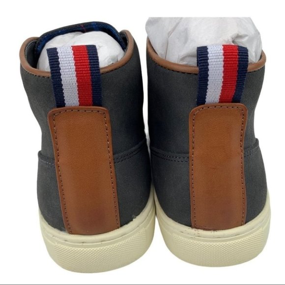 Tommy Hilfiger Men Morven2 Faux-Leather Chukka - Picture 6 of 13